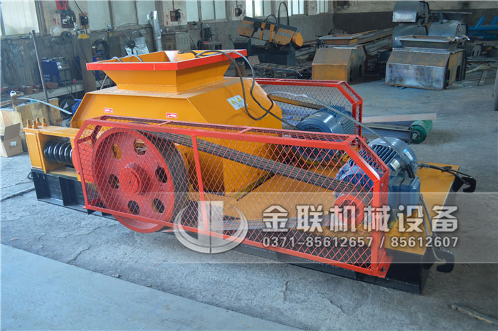 双齿辊破碎机在破碎生石灰上有哪些特别优势？
