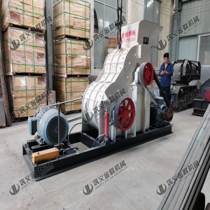 SCF中型双级破碎机设备发货 发往云南