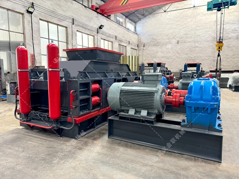 液压对辊制砂机：单机产数百吨，轻松适配中型砂石厂规模化